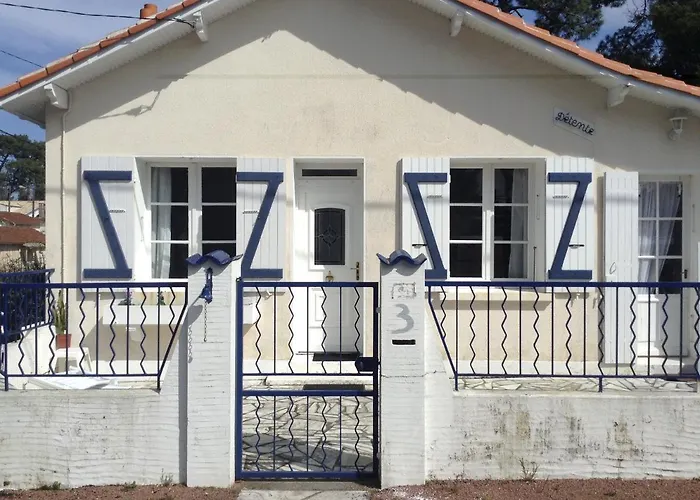 Charmante Petite Maison Typique Royan Location Minimum 7 Jours Pas De Court Sejour Vakantiehuis Saint-Georges-de-Didonne