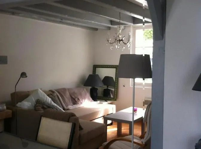 Charmante Petite Maison Typique Royan Location Minimum 7 Jours Pas De Court Sejour Vakantiehuis *