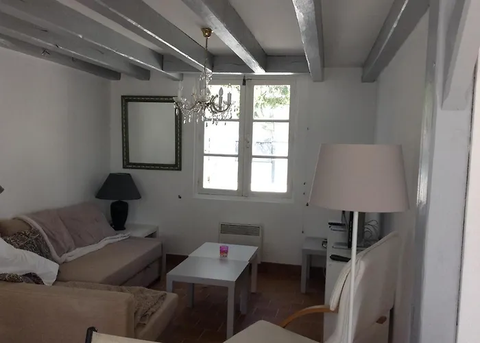 Charmante Petite Maison Typique Royan Location Minimum 7 Jours Pas De Court Sejour Vakantiehuis
