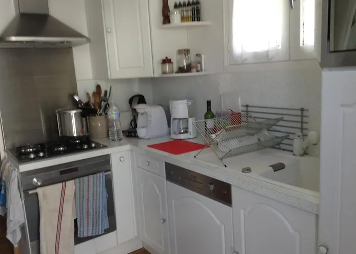 Charmante Petite Maison Typique Royan Location Minimum 7 Jours Pas De Court Sejour Vakantiehuis *