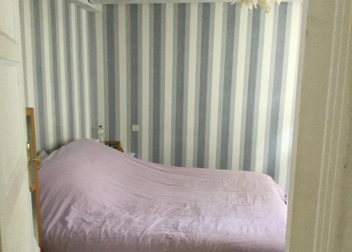 Charmante Petite Maison Typique Royan Location Minimum 7 Jours Pas De Court Sejour Vakantiehuis